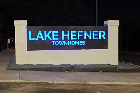 Lake Hefner Townhomes Photo 1