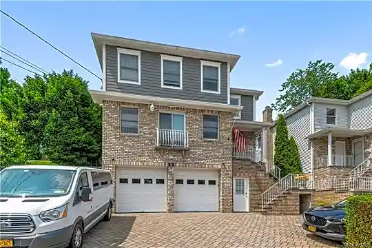 84 Brook St #2 Photo 1