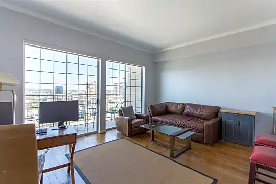 3225 Turtle Creek Blvd #1610 Photo 2