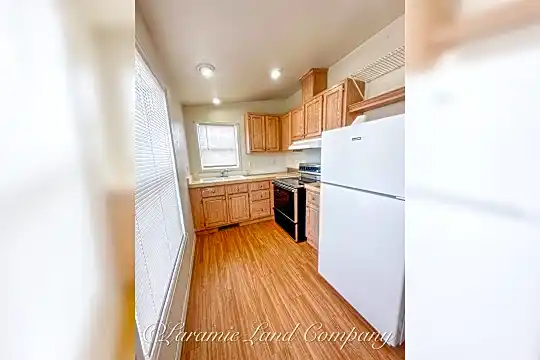 382 N Buchanan St Photo 2