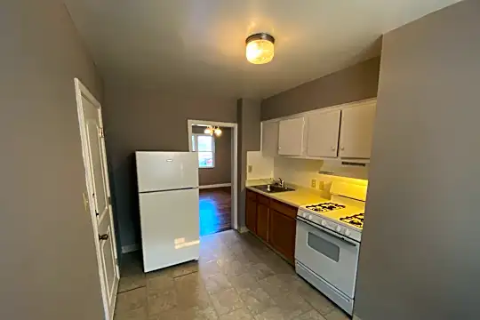 233 N James Rd Photo 2