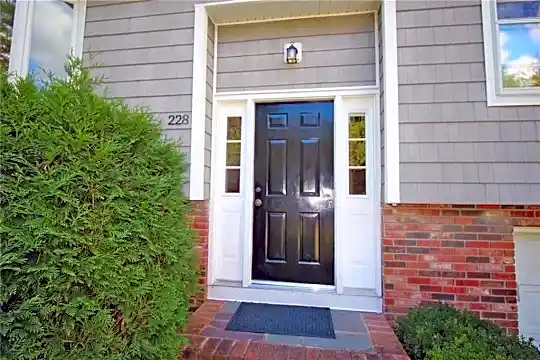 228 Indian Ave Photo 2