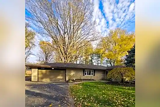 10129 Guilford Ave Photo 2