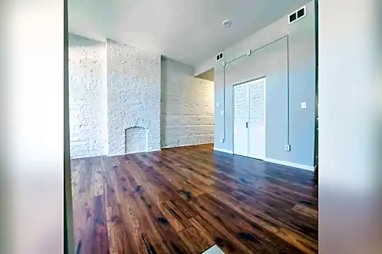 1108 Rutger St Photo 2
