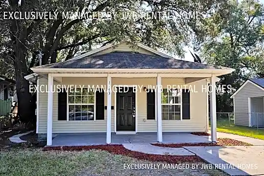 1443 Louisiana St Photo 1