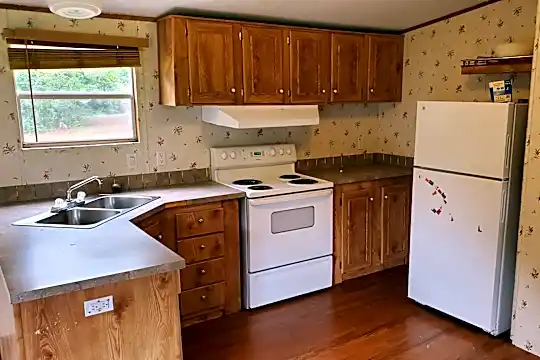10323 County Rd 2301 Photo 2