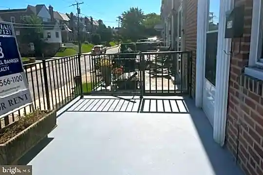 378 Edmonds Ave Photo 2