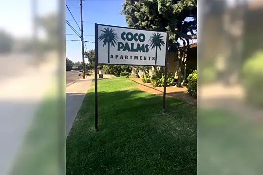 Coco Palms Apartments Photo 2