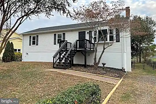 6721 Huntland Dr Photo 2