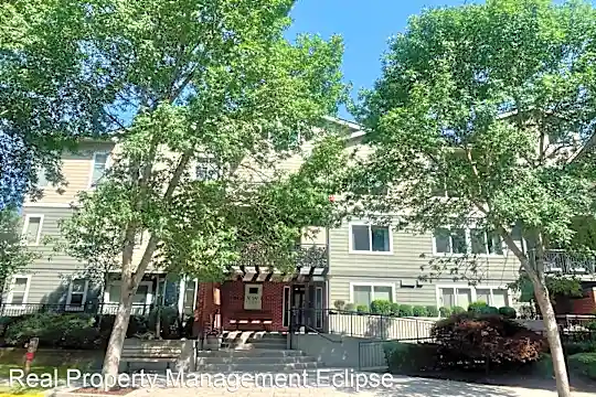 7912 170th Ave NE Photo 1