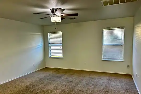 113 W Gemini Ln Photo 2
