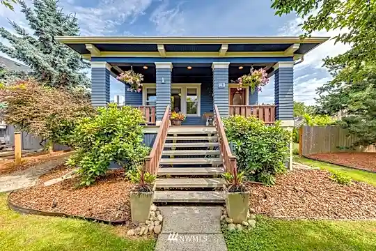 home 1.jpg