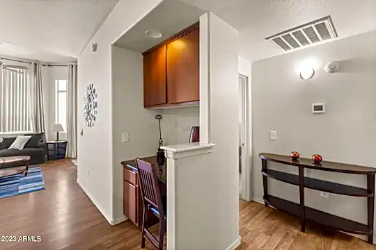 9820 N Central Ave #321 Photo 1