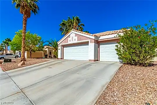 3736 Cima Dr Photo 2
