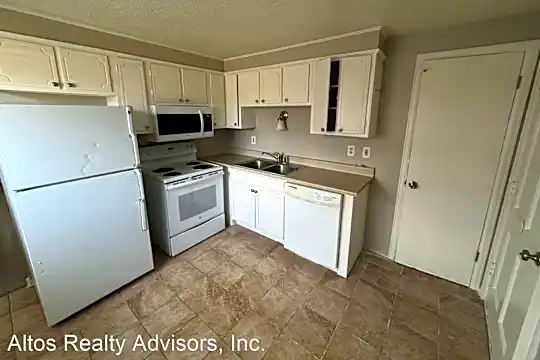 5701 S Pearl St Photo 1