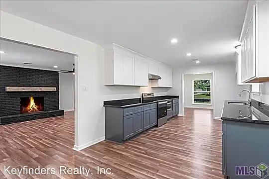 13332 Wenham Ave Photo 1