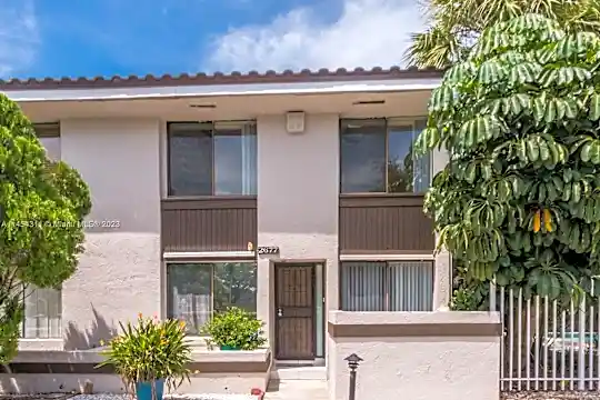 2677 NE 164th St #44 Photo 2