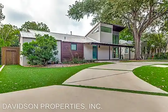 144 E Oakview Pl Photo 2