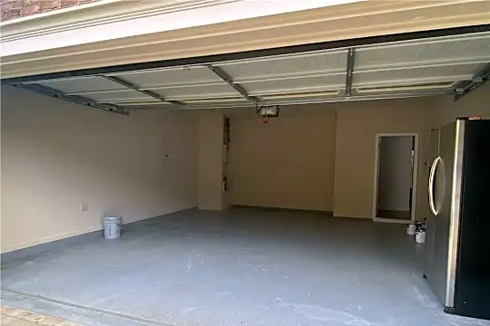 5620 Beaver Ridge Dr Photo 2