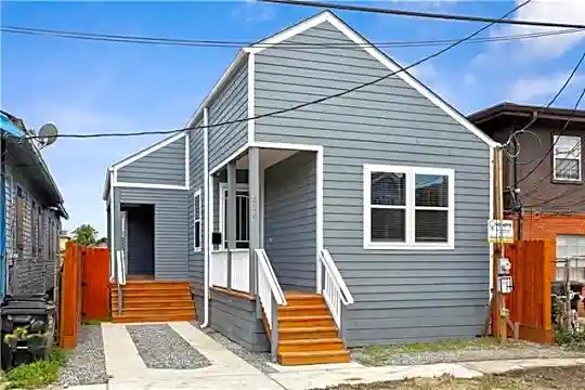1826 Touro St Photo 1