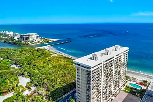 1180 S Ocean Blvd #2C Photo 1