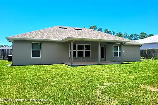 5296 Deltona Blvd Photo 2