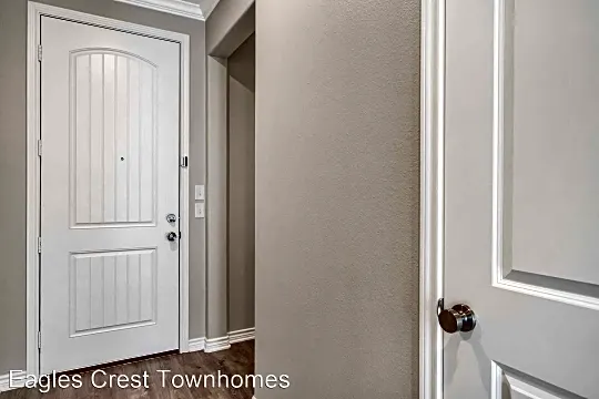 Shhhhhh....Serene Gated Community, HALF OFF FIRST MONTH'S RENT! Eagles Crest Townhomes Photo 1