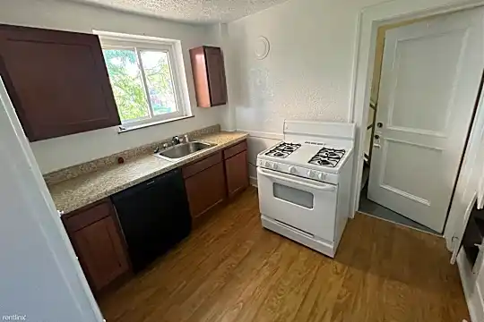 36 Cornell Pl Photo 1