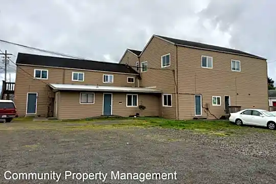 87 NE Harbor Ct Photo 2