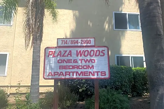 Plaza Wood Apartments Photo 2