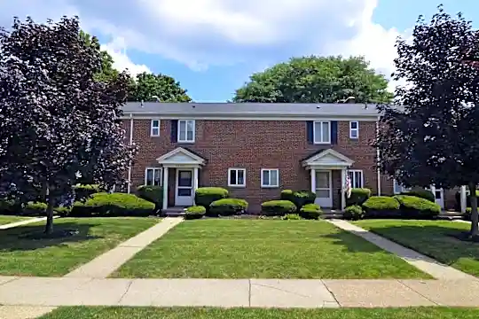 Lawn Village Apartments and Townhomes Photo 2