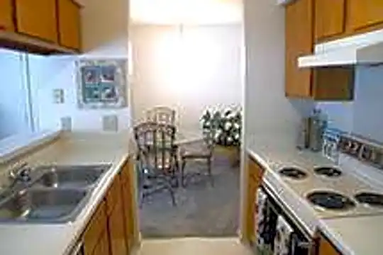 Riverbend Apartments Photo 2