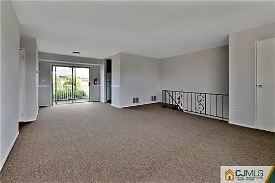 45 Old Millstone Dr #6 Photo 1