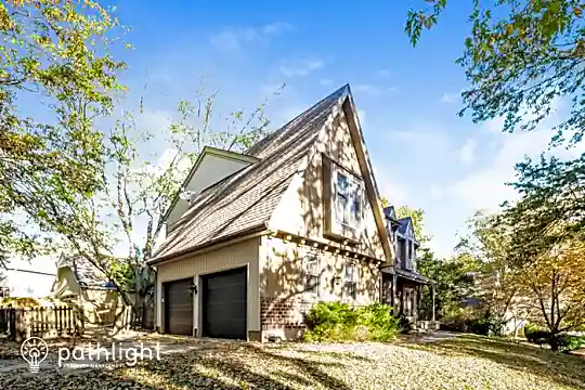 15744 W Beckett Ln Photo 2