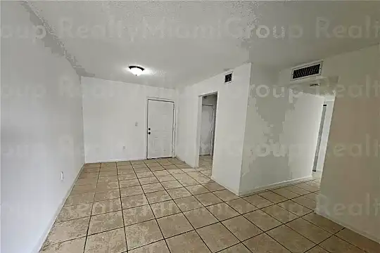 3610 NW 21st St #206 Photo 1