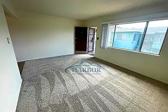 10212 S Doty Ave Photo 2