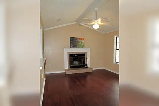 345 John King Rd Photo 2