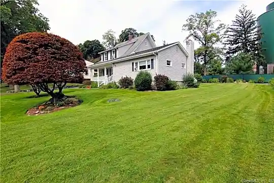 19 Lund Ave #2 Photo 1
