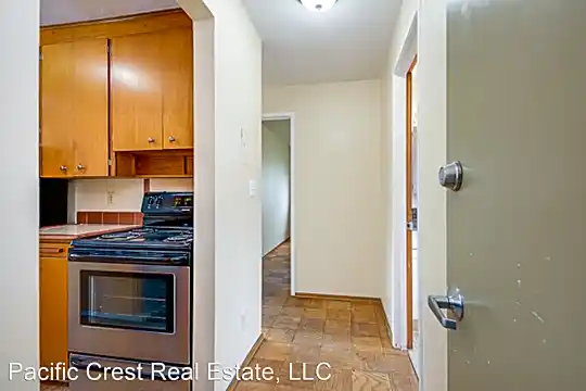 1718 14th Ave Photo 2