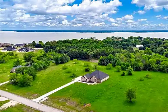 810 Hatteras Dr Photo 1