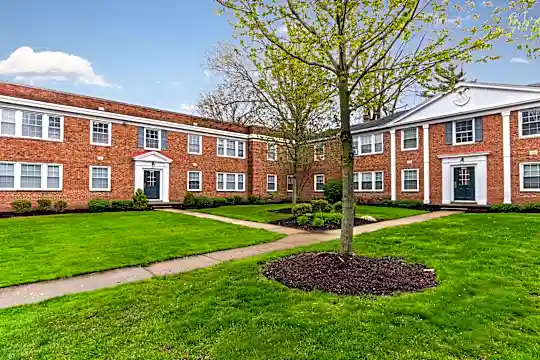 Shaker Crossing Apartments Photo 2