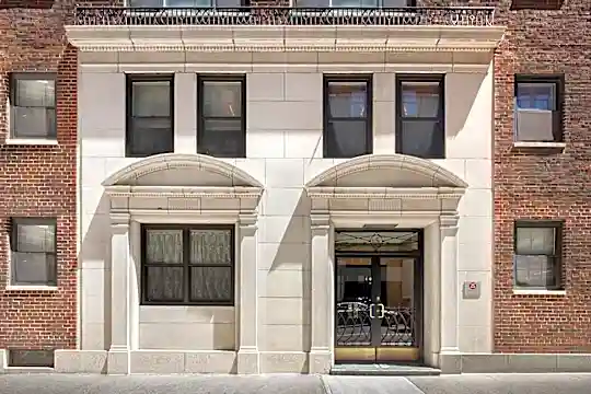 15 E 36th St Photo 1