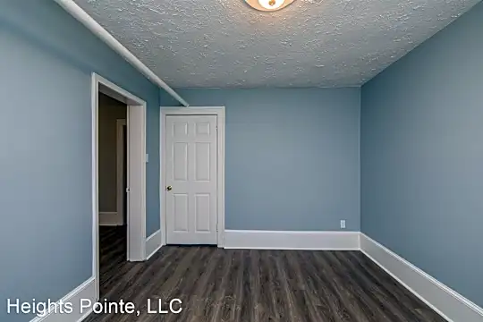 13654 Fairhill Road Photo 2