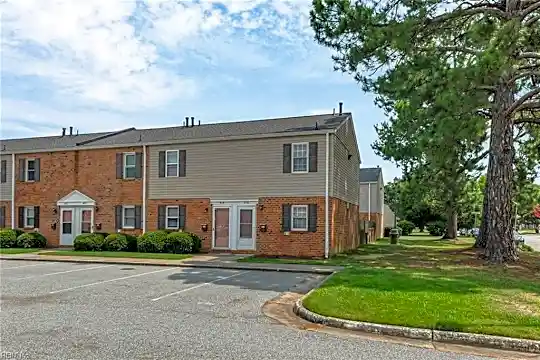 476 Britnie Ct Photo 1