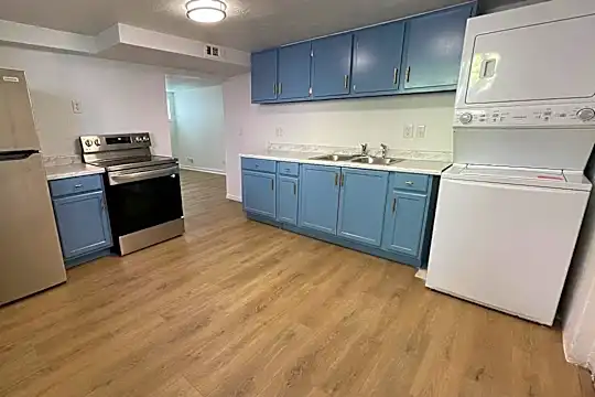 130 Mead Ave S Photo 2