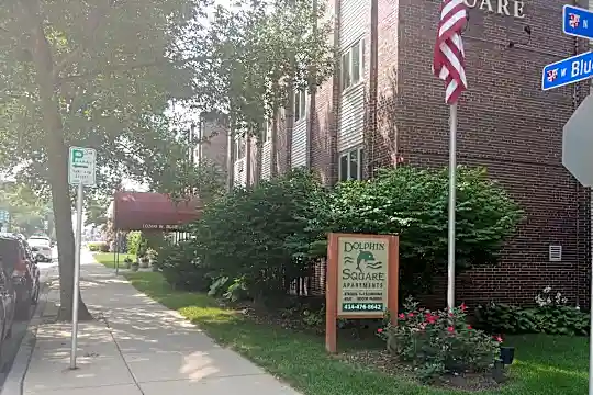 Dolphin Square Photo 2