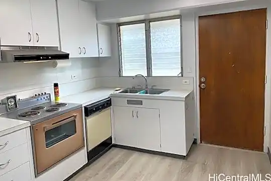 3350 Sierra Dr #302 Photo 1