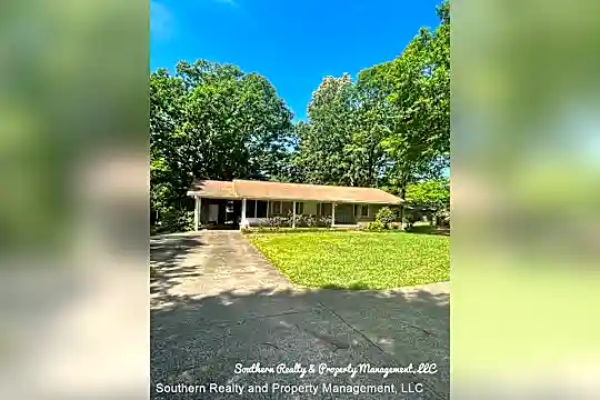 4030 Jasmine Hill Road Photo 2