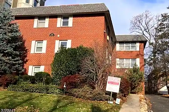 53 Union St Photo 2