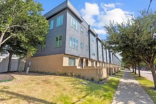 3004 Zenia Dr Photo 2